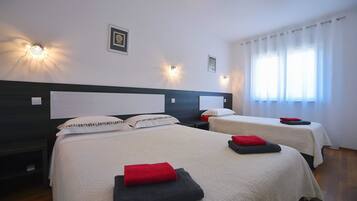 واي فاي مجانًا وملاءات أسرّة