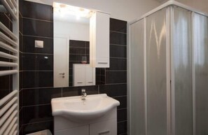Villa, Multiple Beds | Bathroom - Villa Grguci (Kanfanar)