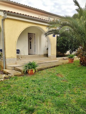 Front of property - Apartments Vila Kati / Three Bedrooms A2 Dole (Medulin)