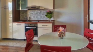 Stovetop, dishwasher, cookware/dishes/utensils - Villa Pietra Podstrana (Podstrana)