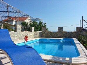 حمّام سباحة خارجي