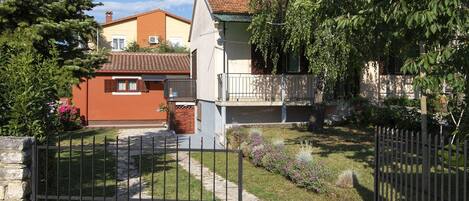 Apartment, 1 Double Bed | Parking | Free self-parking