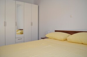 Stovetop, dishwasher, cookware/dishes/utensils