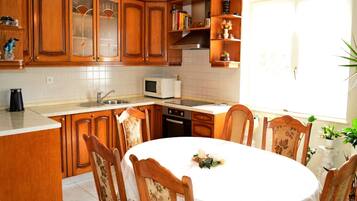 Apartment, Mehrere Betten | Eigene Küche | Kühlschrank, Mikrowelle, Ofen, Herdplatte