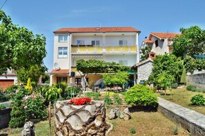 Apartment, Multiple Beds | Front of property