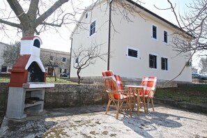 Appartement, plusieurs lits | Aire de pique-nique/barbecue