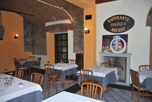 Restaurant - Ristorante Albergo Arcade (Grandate)