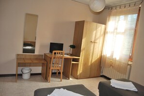 Een kluis op de kamer, een bureau, gratis wifi