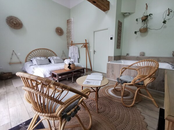 套房 (Chez Romane) | 高級寢具、羽絨被、記憶床墊、獨特裝潢