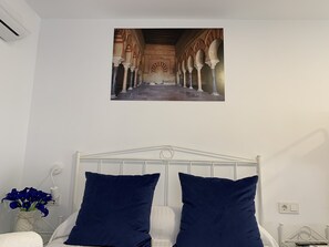 Habitación familiar (6pax) | Wifi gratis y ropa de cama 