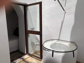 Familienzimmer (2pax) | Terrasse/Patio