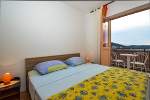 Apartment, Multiple Beds