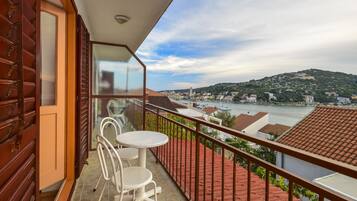 Appartamento, letti multipli | Balcone