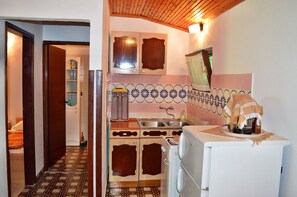 Apartment, Multiple Beds | Private kitchen
