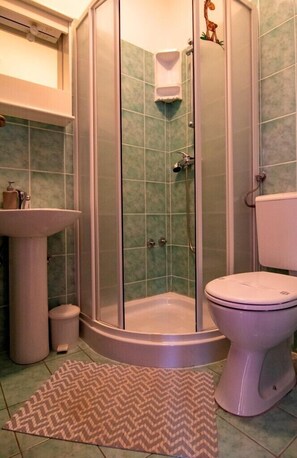 Apartment, 1 Double Bed | Bathroom