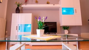 Apartment, 1 Double Bed with Sofa bed | Private kitchen - Apartment Edo (Pula)