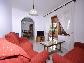 Apartment, Multiple Beds | Living room | TV - Apartments Margareta (Pula)