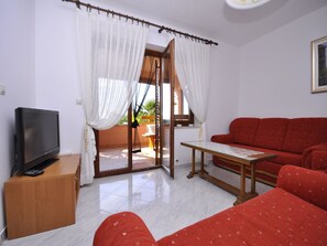 Apartment, Multiple Beds | Living room | TV - Apartments Margareta (Pula)