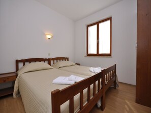 Apartment, 1 Double Bed | Free cribs/infant beds, free WiFi, bed sheets - Apartments Margareta (Pula)