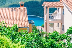 Balcony - Apartments Pino Rabac (Labin)