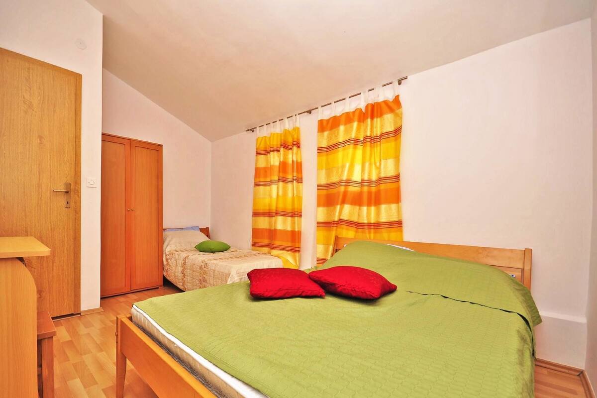 Appartement, Plusieurs lits | Accès au Wi-Fi (inclus), literie fournie
