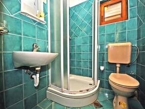 Apartment, 1 Double Bed with Sofa bed | Bathroom - Apartments Manda (Fazana)