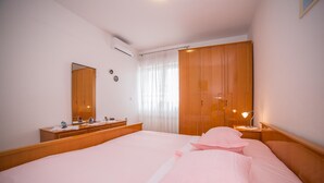 Apartment, 2 Double Beds | Private kitchen - Apartments Ruzica Makarska (Makarska)
