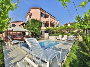 Pool - Apartments Slavko (Pula)
