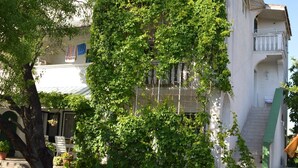 Property grounds - Guest House Joso (Vodice)