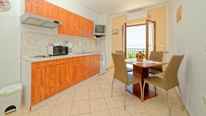 Apartment, 1 Double Bed | Private kitchen - Apartments Klaudio (Rasa)