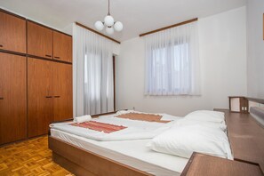 Appartement, 2 lits doubles | Wi-Fi gratuit, draps fournis