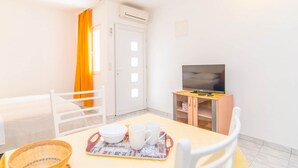 Apartment, Multiple Beds | Private kitchen | Stovetop, cookware/dishes/utensils - Apartments Mili (Makarska)
