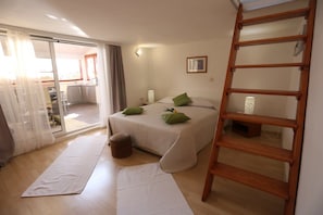 Apartment, Multiple Beds | Free cribs/infant beds, free WiFi, bed sheets