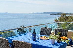 อพาร์ทเมนท์, หลายเตียง | ระเบียง