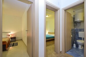 Apartment, Multiple Beds