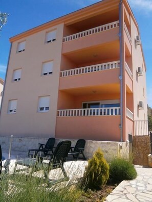 Exterior - Apartments Villa Melita (Okrug)