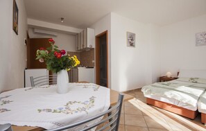 Apartment, 1 Doppelbett | Kostenloses WLAN, Bettwäsche