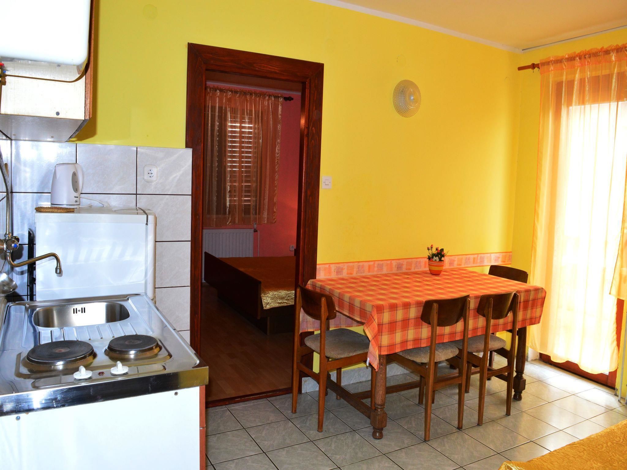 Apartment, Multiple Beds | Private kitchen