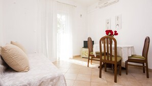Apartment, 1 Double Bed with Sofa bed - Apartments Sunčica (Rogoznica)