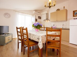 Apartment, Multiple Beds | Private kitchen | Stovetop, cookware/dishes/utensils - Apartments Sunčica (Rogoznica)