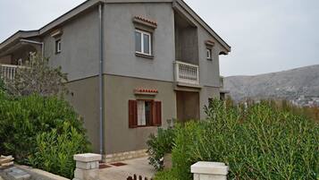 Mặt tiền nơi lưu trú