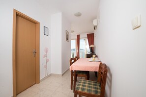 Apartment, 1 Double Bed with Sofa bed | Free WiFi, bed sheets - Apartments Ljubičić (Rogoznica)