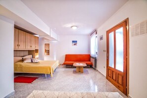 Apartment, 1 Double Bed with Sofa bed | Free WiFi, bed sheets