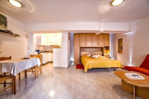 Apartment, 1 Doppelbett und Schlafsofa | Kostenloses WLAN, Bettwäsche