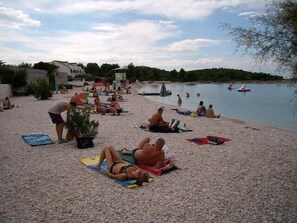 Beach nearby - Apartments Ivan Rogoznica (Rogoznica)