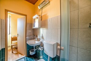 Bathroom - App and Rooms Nela HUM (Buzet)