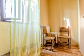 Room, 1 Double Bed | Free WiFi, bed sheets - App and Rooms Nela HUM (Buzet)