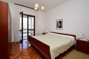 Free WiFi, bed sheets - Apartments Valentić 1218 (Pag)