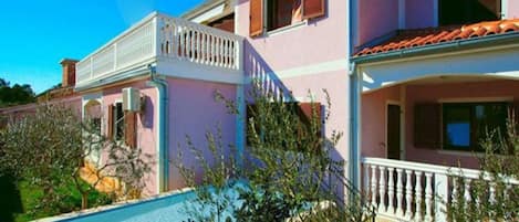 Huvila, useita sänkyjä | Majoituspaikan julkisivu