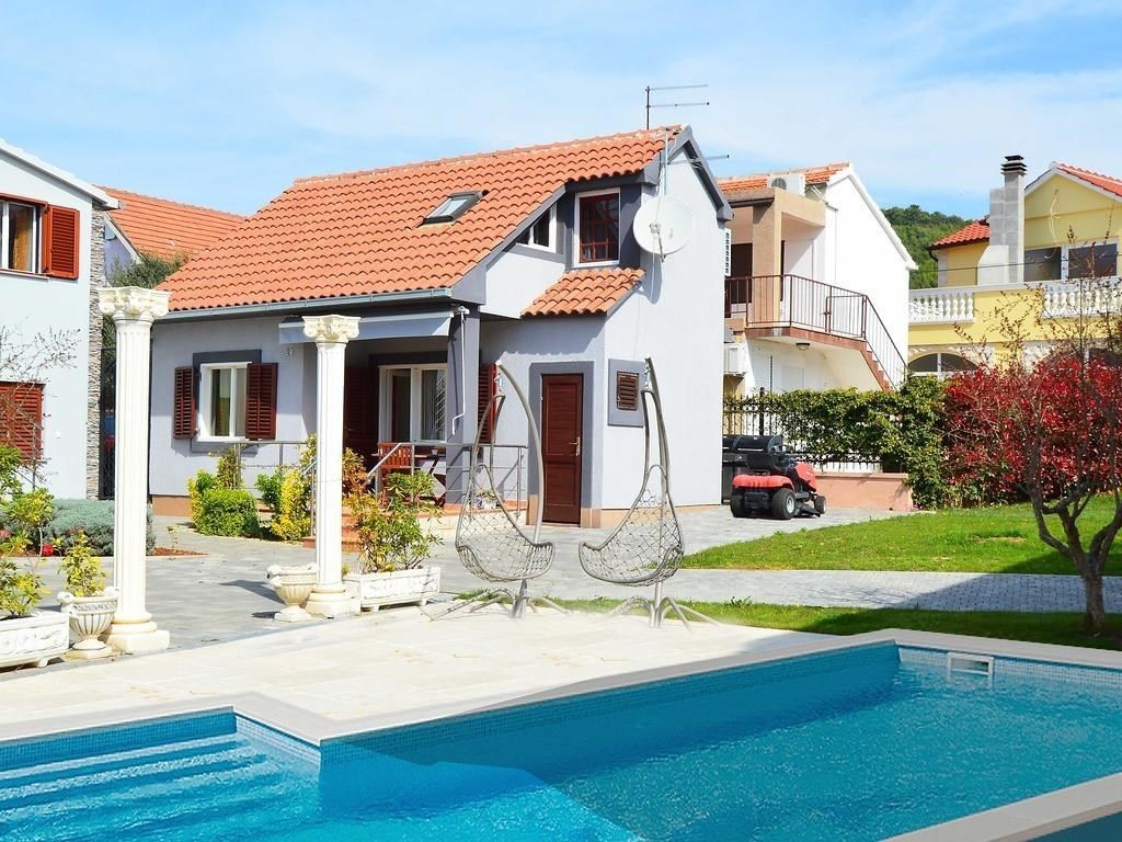 House, Multiple Beds | Pool